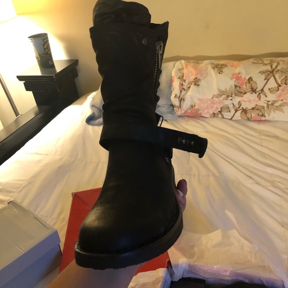 Black ankle boots - Picture 3 of 5